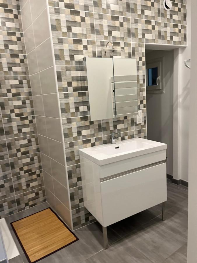 Appartement T4 140 M2 Spacieux Et Calme Pour 8 Personnes 吕兹-圣索沃尔 外观 照片
